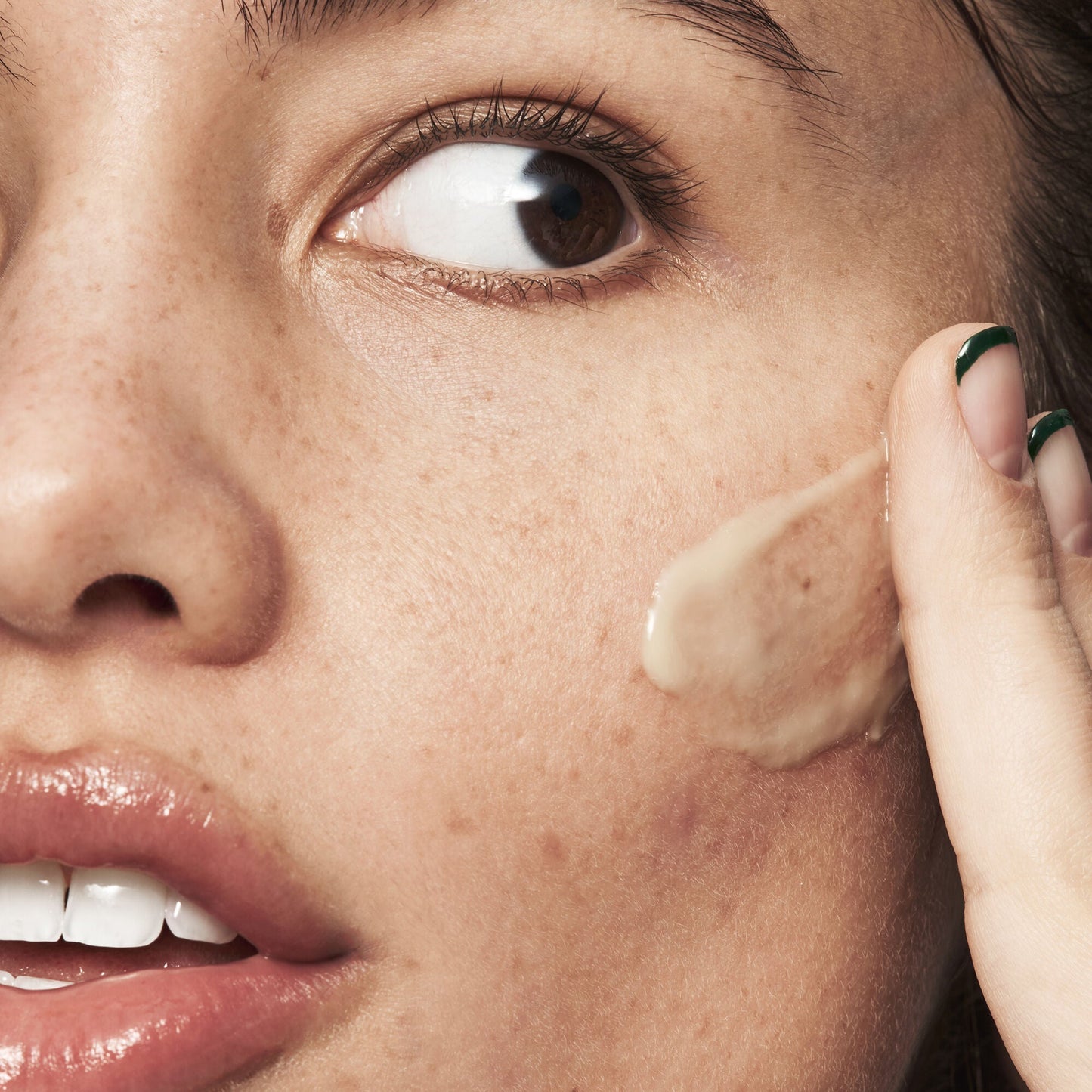 blemish-breakthrough-acne-calming-water-cream-q6 021522_Isabella_Acne_After_0462_FINAL_IGF_9e5f70b6-f47c-4bf3-9a7f-a9f223867f61.jpg