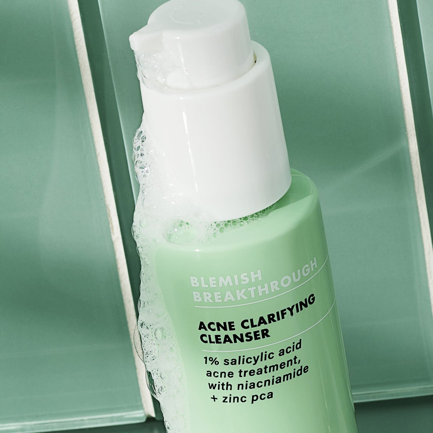 blemish-breakthrough-acne-clarifying-cleanser-p8 02_021622_SL_BT_Cleanser_Back_Lighter_0129_FStack_FINAL_IGF_V2_eb5b7c7b-2de7-4b4a-8d54-43ee3b07523f.jpg
