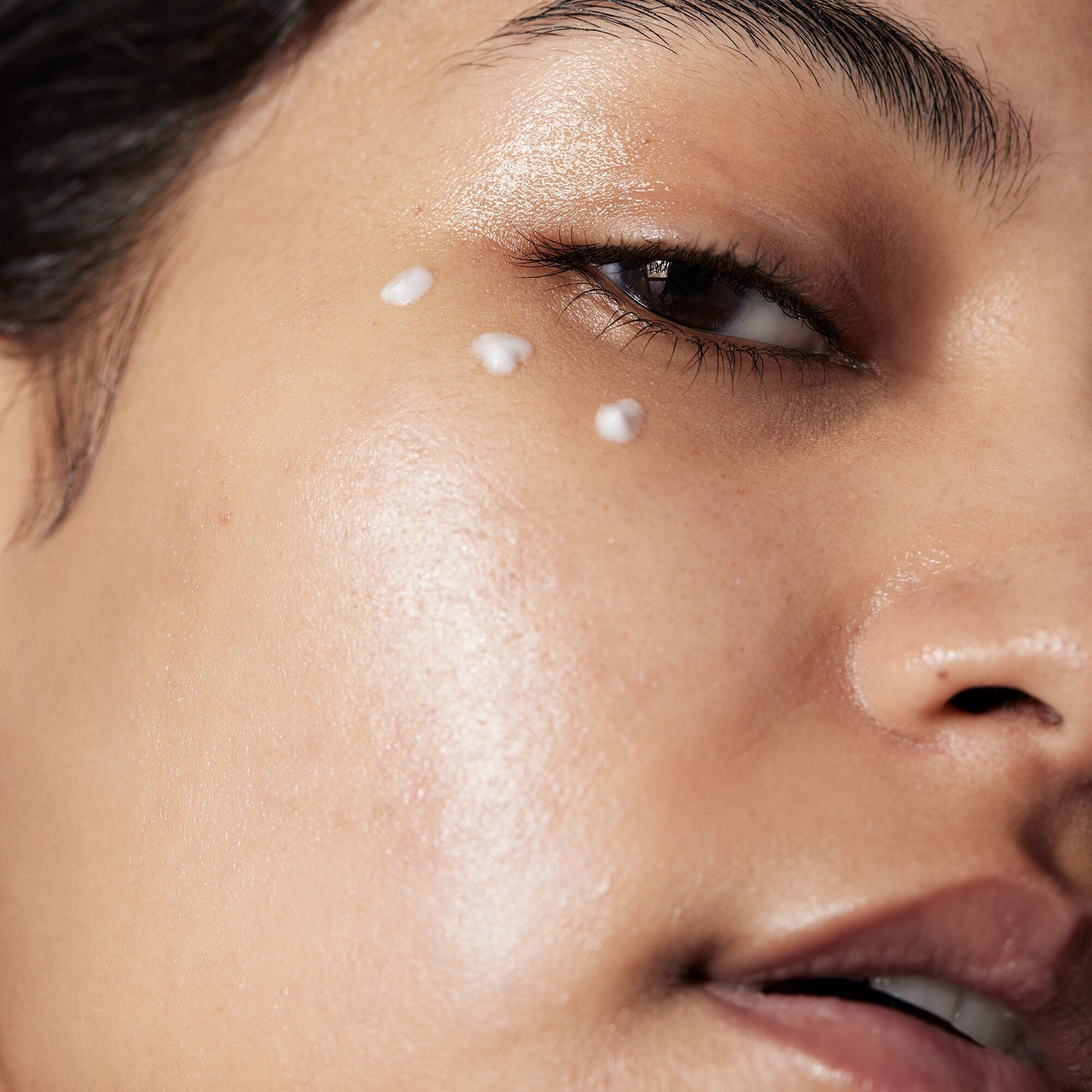 holy-hydration-eye-cream-y6 040822_Model_HH-EyeCream_116_RT1-V1_IGF_3f5819bb-8440-48d0-943c-ab2a2612d116.jpg