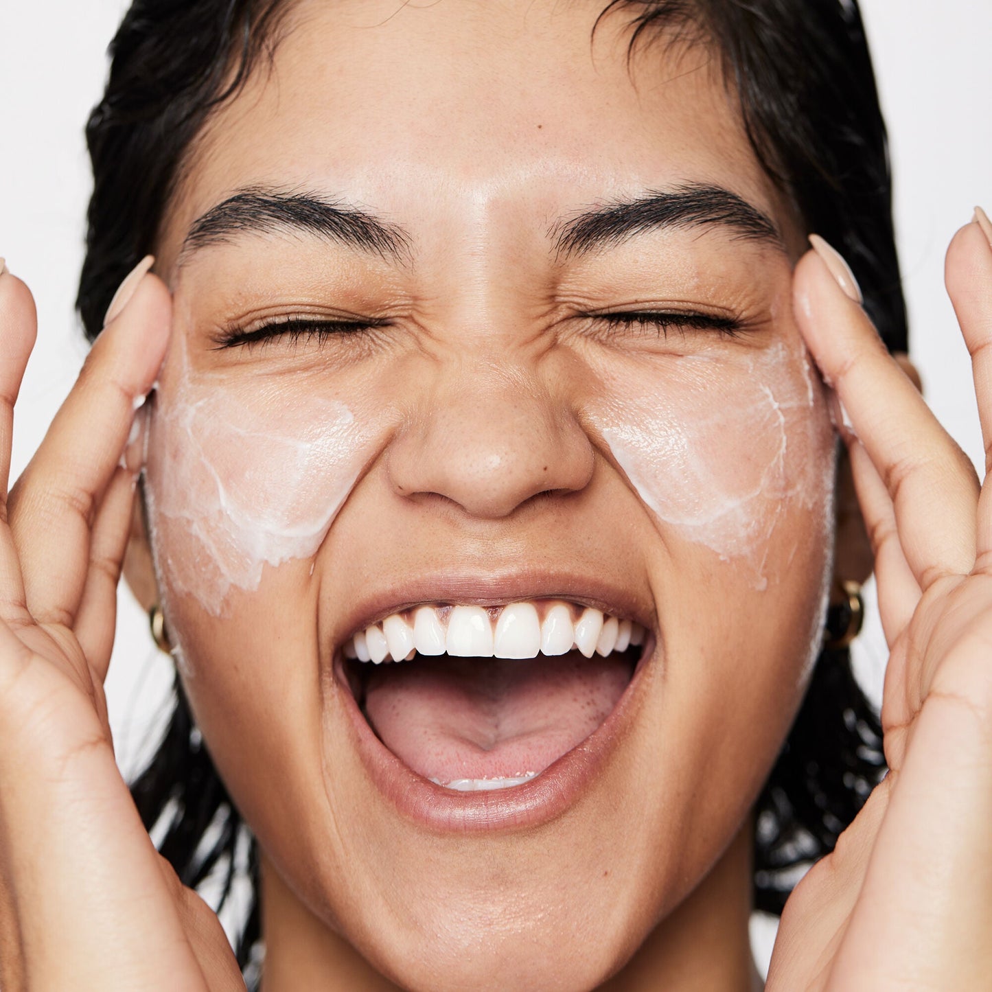 pure-skin-moisturizer-k7 040822_Model_Pure-Moisturizer_200_RT2-V1_RGB040822_Model_Pure-Moisturizer_200_RT2-V1_V1_IGF.jpg