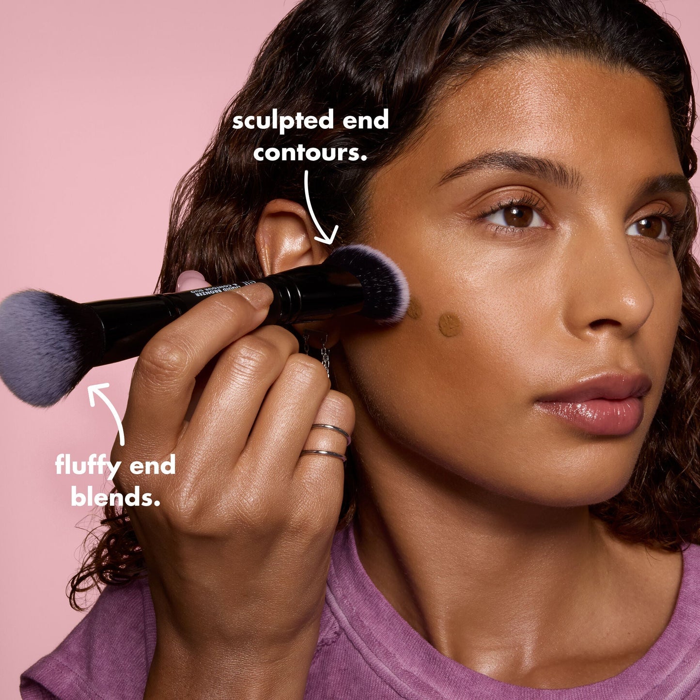 liquid-bronzer-and-contour-duo-brush-w9 0426_EDU_LiquidBronzer_ContourDuoBrush_BenefitModel.jpg