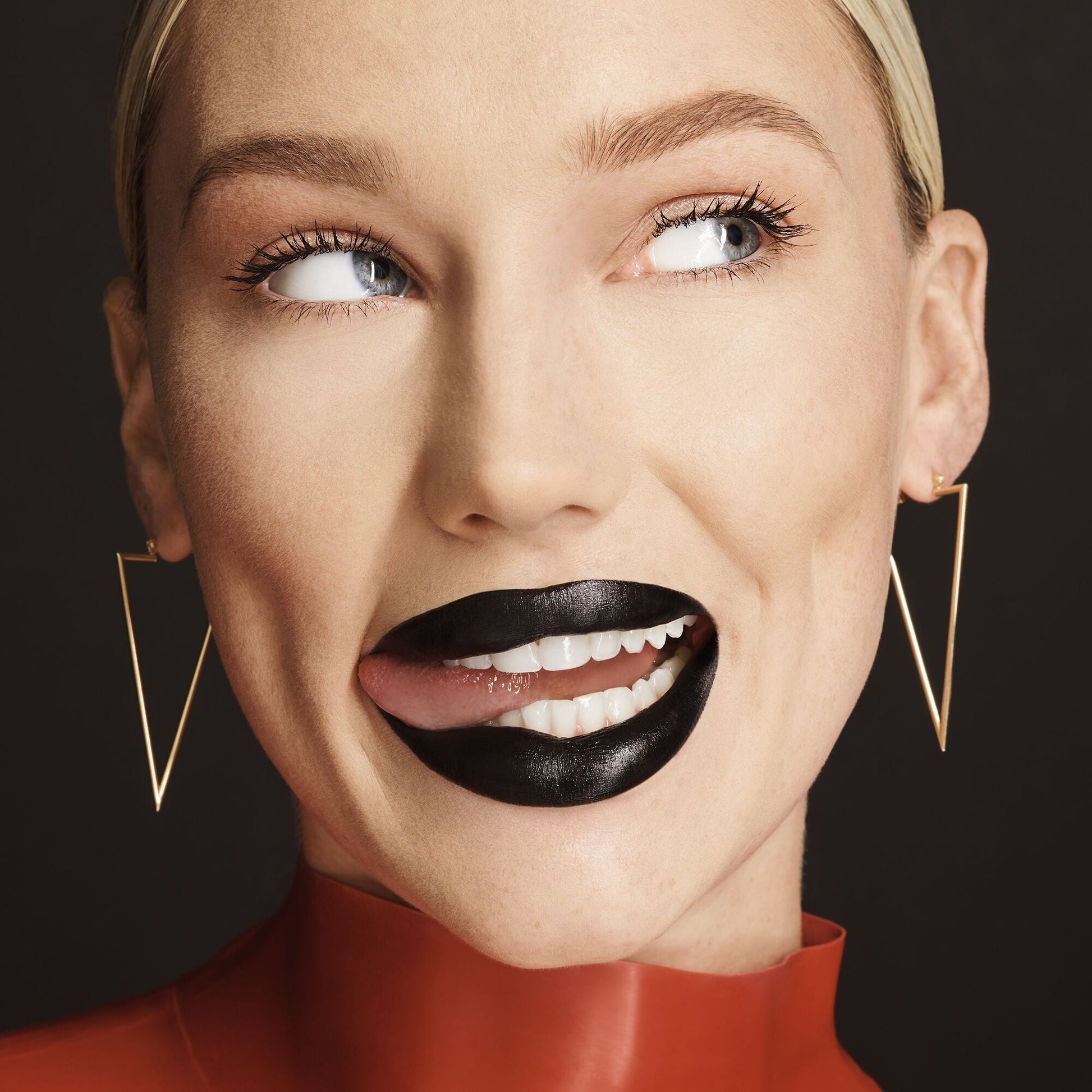 o-face-satin-lipstick-g3 071222_MD_Look4_0124_FINAL_RGB_IGF.jpg