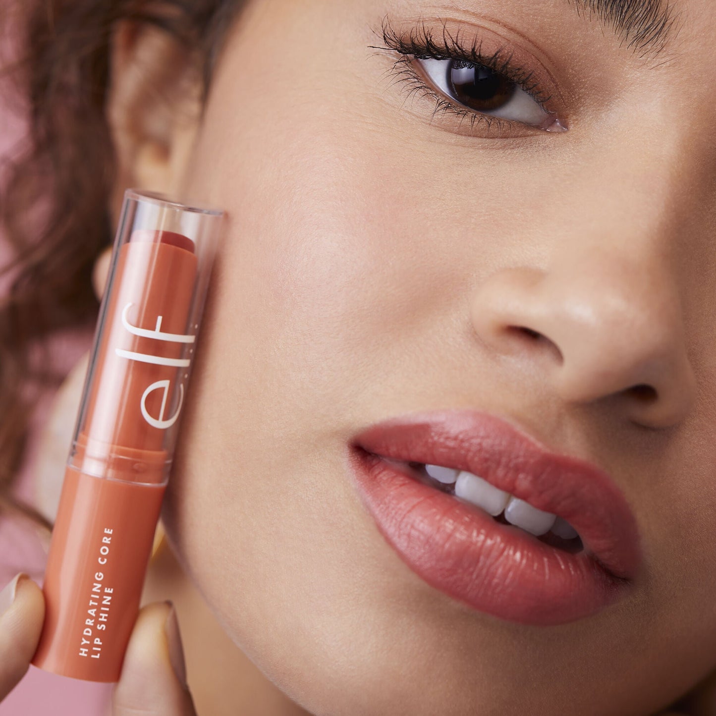 hydrating-core-lip-shine-m9 08112020_Alyssa_AmpItUp-0157_IGF_0dcd7b08-d8a1-41c3-a293-6fb7fa4ca7dd.jpg