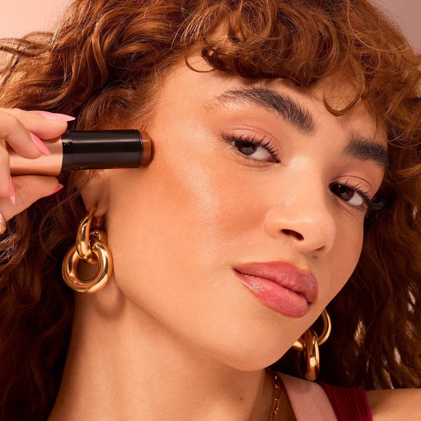 soft-glam-cream-bronzer-c1 102025_Alyssa_SoftGlam_Bronzer-App-2617_w4BQC_IGF_f7596b43-37d2-42a1-ada7-e77863850acf.jpg