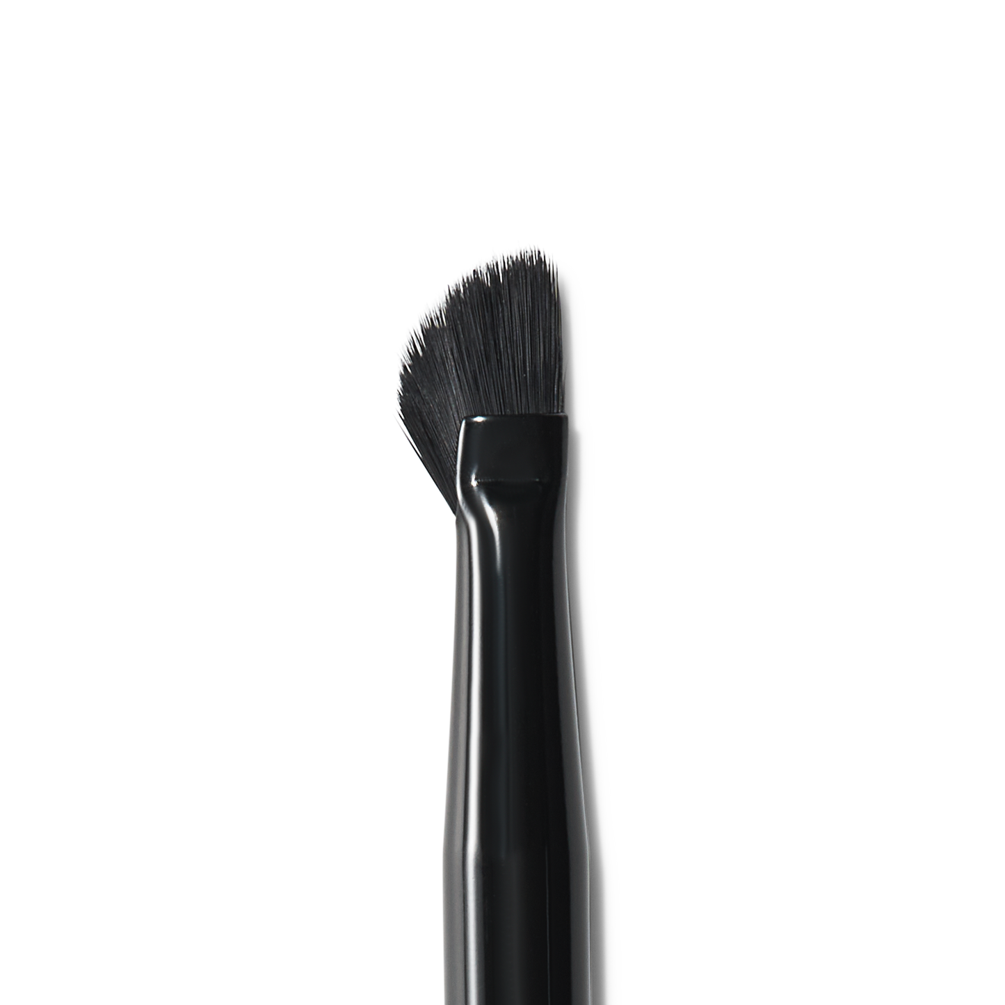 wing-it-liner-brush-m2 84091_MACRO_R.png